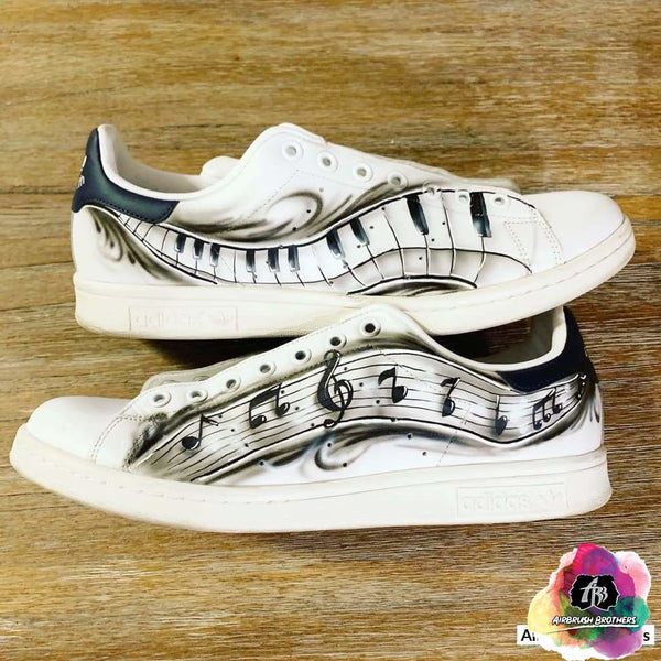 airbrush custom spray paint  Airbrush Music Notes Shoe Design shirts hats shoes outfit  graffiti 90s 80s design t-shirts  AirbrushBrothers shoes
